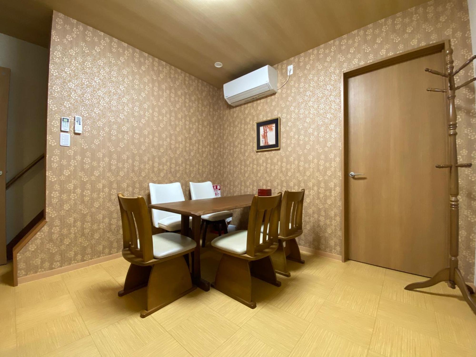 Wutong-40 Minutes Direct To Kansai Airport And 5 Minute Walk To Jr Or Subway Or Nankai Line And 1 Minute To Tsutenkaku The Landmark Of Osaka And Many Japanese Bistros Nearby Luaran gambar